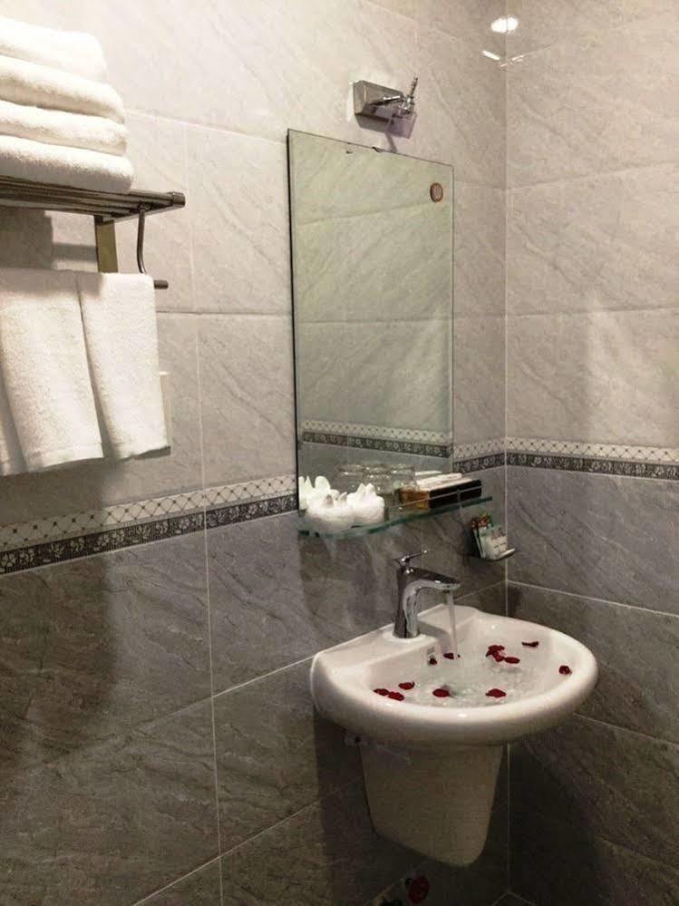 Jiny Tran Hotel Duong Dong  Ngoại thất bức ảnh